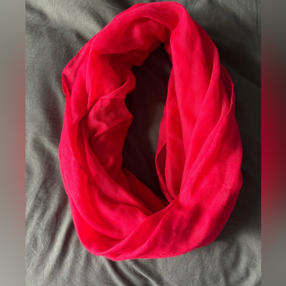 Red infinity scarf